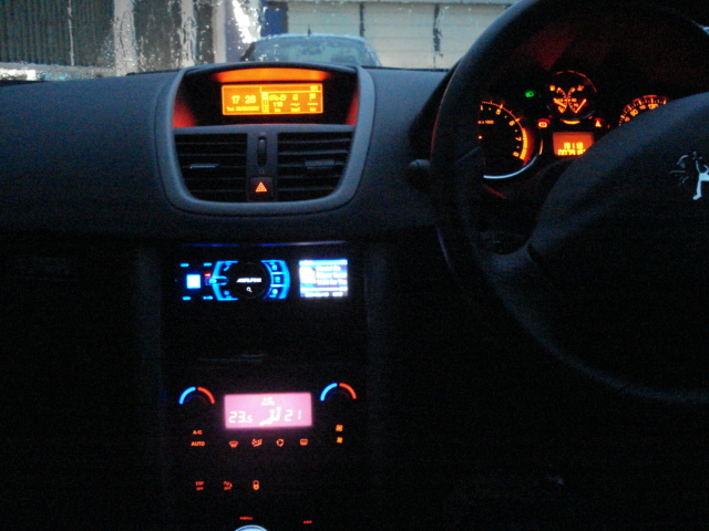 カーオーディオ