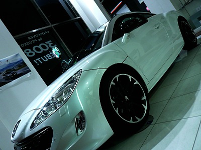 閉店後のショールームから