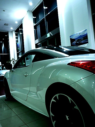 閉店後のショールームから