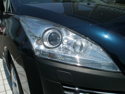 外へ飛び出したくなる車