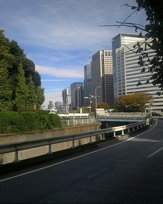 秋を感じる間もなく