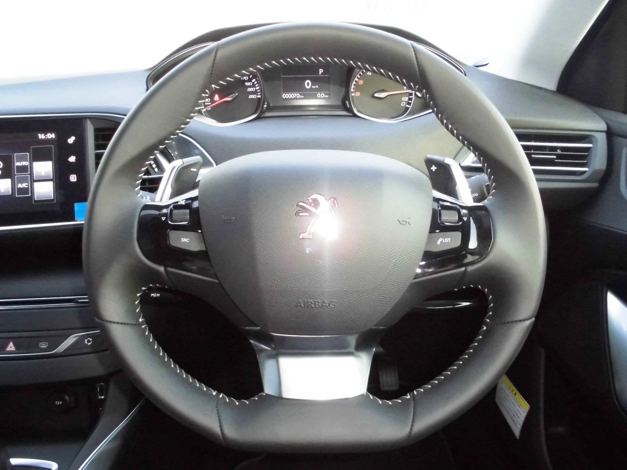 おススメのプジョー認定中古車！