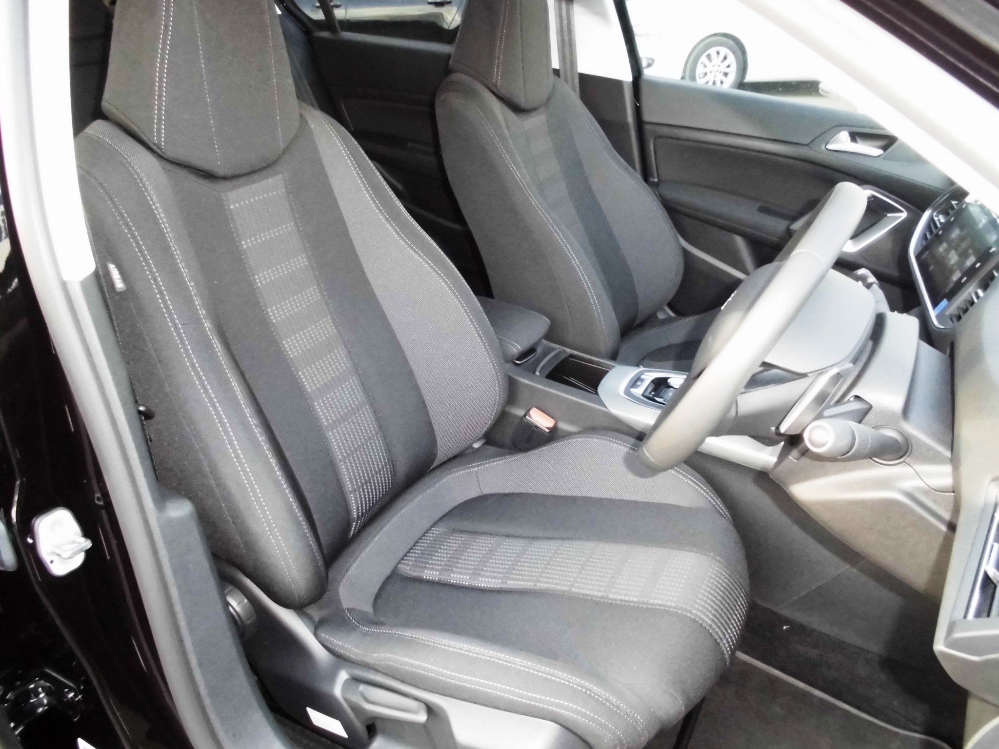 おススメのプジョー認定中古車！