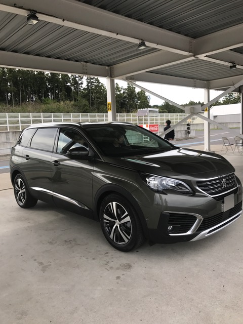 プジョーサーキット研修！！