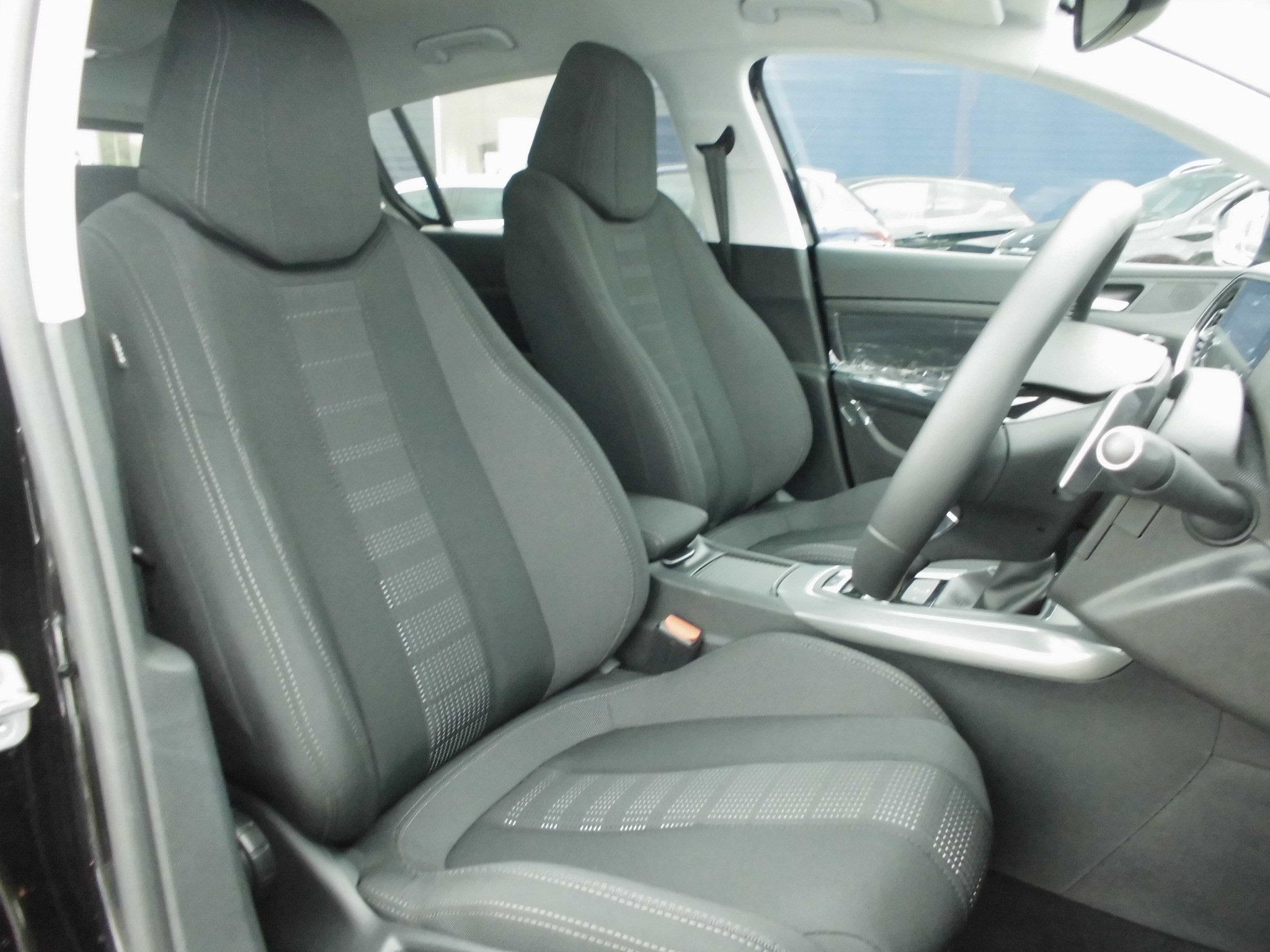 オススメのプジョー認定中古車！！