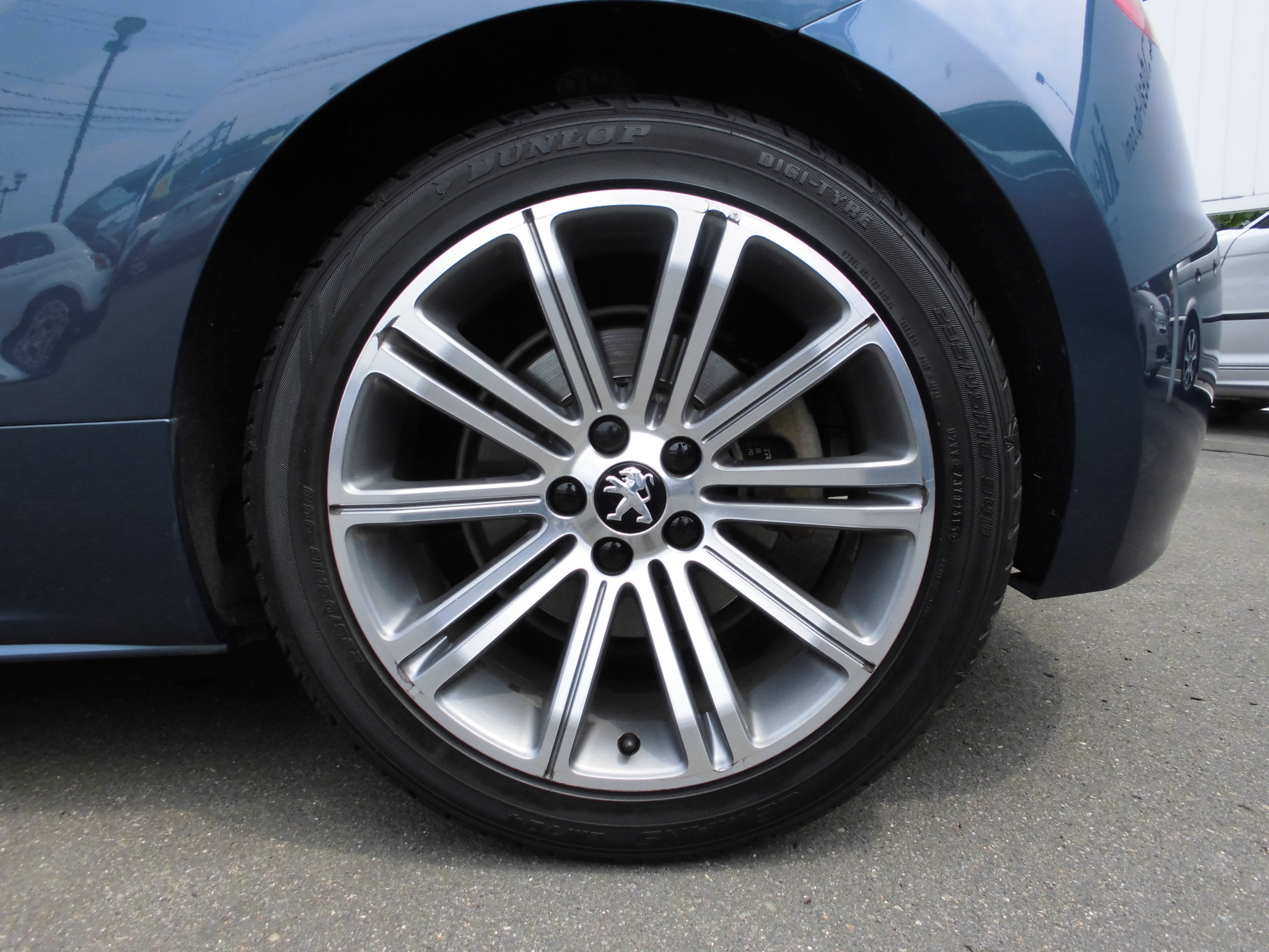 プジョー認定中古車！！