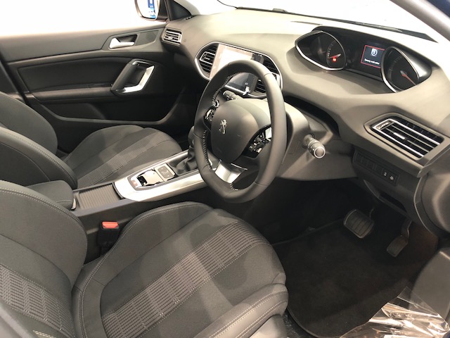 ショールーム展示車のご紹介その２