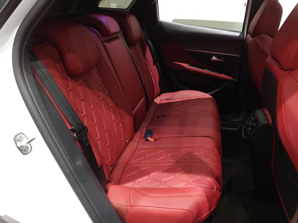 特別仕様車　3008　Red　Nappa