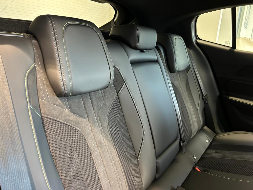 こちらの車はなんでしょうか？①